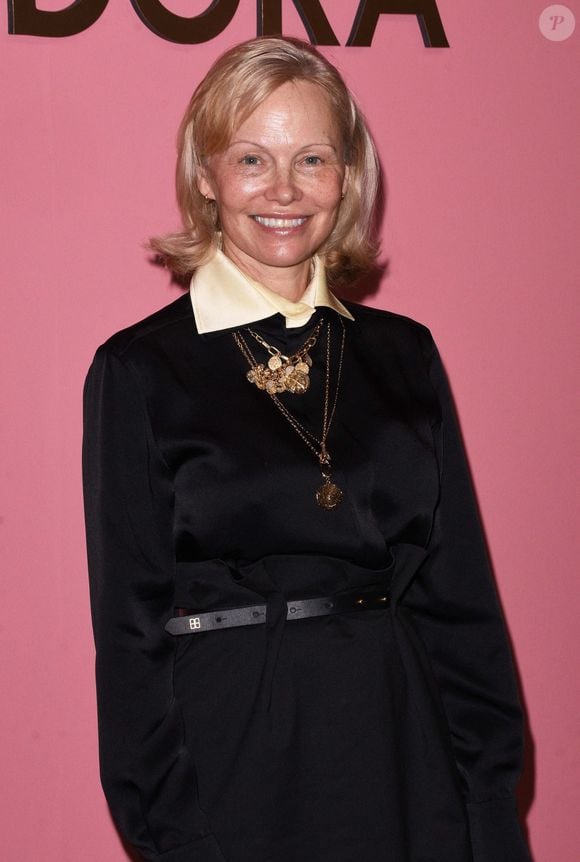 Pamela Anderson participe au lancement de la collection Pandora Talisman au Halo à New York City, NY, USA, le 8 septembre 2025. © Patricia Schlein/StarMax/Bestimage