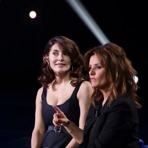 Exclusif - Caterina Murino, Faustine Bollaert, pour les surprises lors de l'enregistrement de l'émission "La Boîte à secrets", présentée par F.Bollaert et diffusée le 10 octobre 2025 sur France 3, dans les studios du Lendit à Saint-Denis, Seine Saint-Denis, France, le 22 septembre 2025. © Jack Tribeca/Bestimage