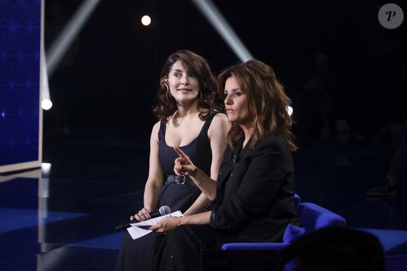 Exclusif - Caterina Murino, Faustine Bollaert, pour les surprises lors de l'enregistrement de l'émission "La Boîte à secrets", présentée par F.Bollaert et diffusée le 10 octobre 2025 sur France 3, dans les studios du Lendit à Saint-Denis, Seine Saint-Denis, France, le 22 septembre 2025. © Jack Tribeca/Bestimage