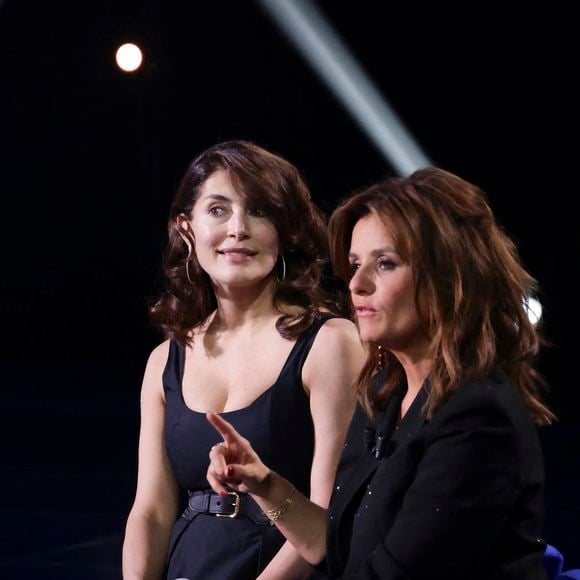 Exclusif - Caterina Murino, Faustine Bollaert, pour les surprises lors de l'enregistrement de l'émission "La Boîte à secrets", présentée par F.Bollaert et diffusée le 10 octobre 2025 sur France 3, dans les studios du Lendit à Saint-Denis, Seine Saint-Denis, France, le 22 septembre 2025. © Jack Tribeca/Bestimage