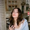 A 16 ans, Léonie, mélange parfait de ses parents Monica Bellucci et Vincent Cassel, fait ses premiers pas sur les podiums !