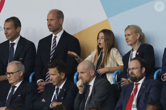 Le prince William, prince de Galles, la princesse Leonor et l'infante Sofia d'Espagne dans les tribunes de la finale de l'UEFA Women's Euro 2025 "Angleterre - Espagne (1-1, 3-1 tab)" à Bâle en Suisse. 27 juillet 2025 Mirrorpix / Bestimage