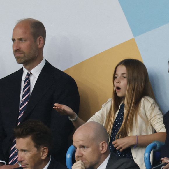 Le prince William, prince de Galles, la princesse Leonor et l'infante Sofia d'Espagne dans les tribunes de la finale de l'UEFA Women's Euro 2025 "Angleterre - Espagne (1-1, 3-1 tab)" à Bâle en Suisse. 27 juillet 2025 Mirrorpix / Bestimage
