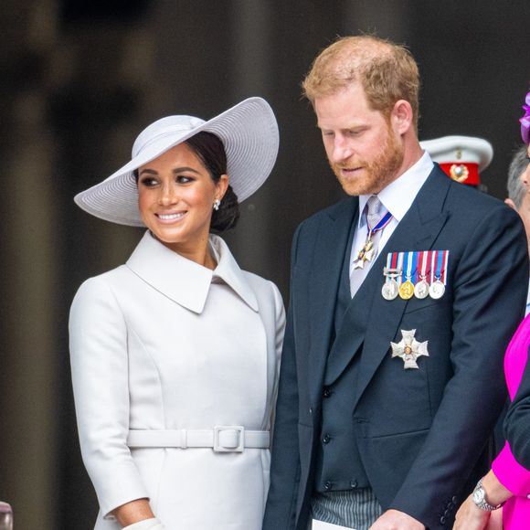 Le prince Harry et Meghan Markle, les moutons noirs de la famille royale britannique ? 

Le prince Harry, duc de Sussex, et Meghan Markle, duchesse de Sussex - Les membres de la famille royale et les invités lors de la messe célébrée à la cathédrale Saint-Paul de Londres, dans le cadre du jubilé de platine (70 ans de règne) de la reine Elisabeth II d’Angleterre. Londres Backgrid USA / Bestimage