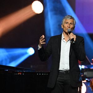 Nagui Gala de la Fondation Recherche Alzheimer " 2 générations chantent pour la 3ème " se produit à l'Olympia à Paris, France le 17 mars 2025. Photo par Christophe Meng ABACAPRESS.COM