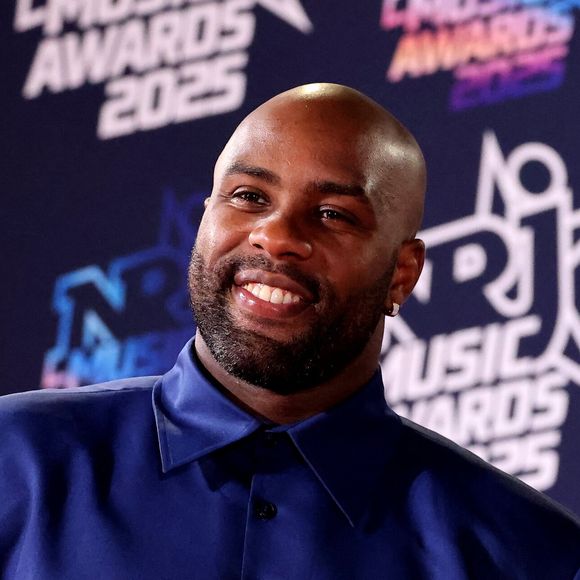 Il a décroché deux médailles d'or lors des Jeux Olympiques de Paris en 2024

Teddy Riner au photocall de la 27ème édition des NRJ Music Awards au palais des Festivals de Cannes, France, le 31 octobre 2025. © Dominique Jacovides/Bestimage