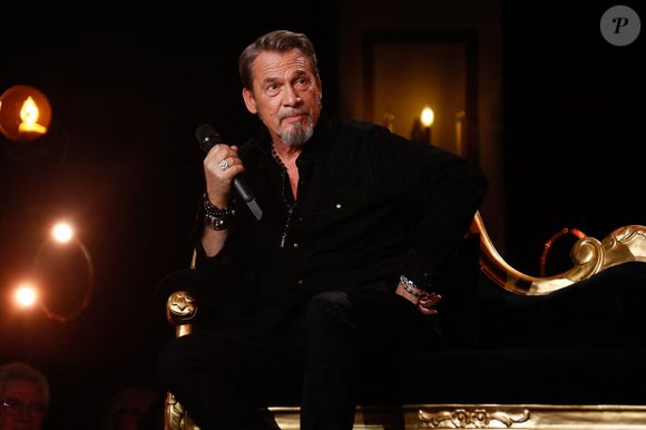 Il faut dire que le coach emblématique de "The Voice" affiche un bilan impressionnant dans l'émission : 13 participations et 6 trophées remportés. Mais, désormais, il estime avoir fait le tour de l'exercice.

Exclusif - Florent Pagny lors de l'enregistrement de l'émission "Serge Lama, le dernier rappel" présentée par F. Bollaert, diffusée le vendredi 21 novembre 2025 sur France 3 à 21h10, au théâtre Marigny à Paris, France, le 29 avril 2025. © Clovis-Moreau/Bestimage