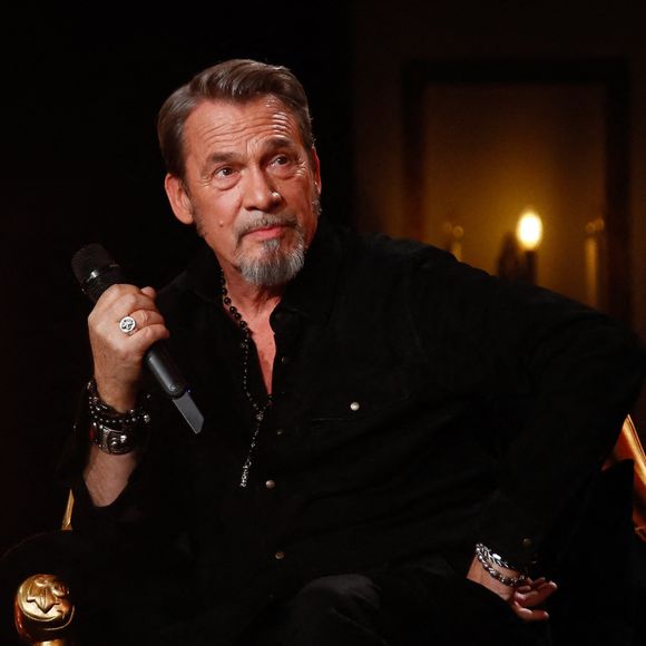 Il faut dire que le coach emblématique de "The Voice" affiche un bilan impressionnant dans l'émission : 13 participations et 6 trophées remportés. Mais, désormais, il estime avoir fait le tour de l'exercice.

Exclusif - Florent Pagny lors de l'enregistrement de l'émission "Serge Lama, le dernier rappel" présentée par F. Bollaert, diffusée le vendredi 21 novembre 2025 sur France 3 à 21h10, au théâtre Marigny à Paris, France, le 29 avril 2025. © Clovis-Moreau/Bestimage