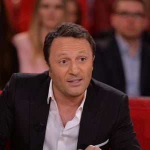 Arthur lors de l'enregistrement de l'émission « Vivement Dimanche » le 11 février 2014 à Paris, en France. Photo de Max Colin/ABACAPRESS.COM