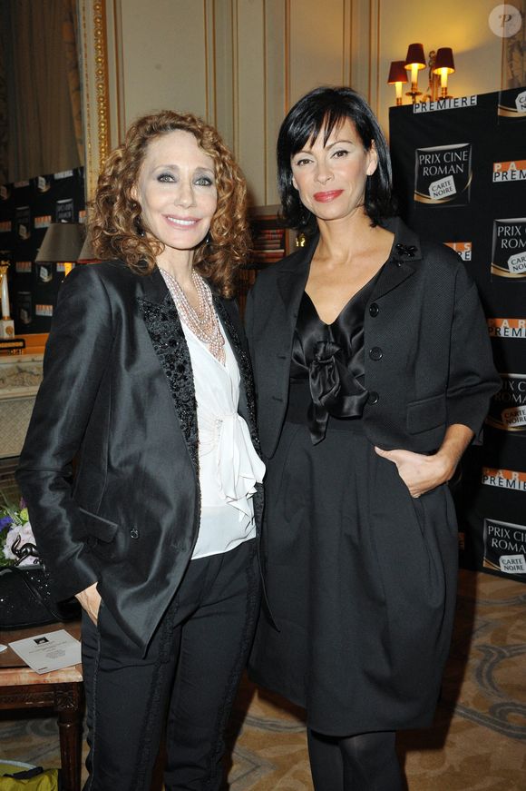 Marisa Berenson et Mathilda May lors de la 10ème cérémonie du Prix Cine Roman Carte Noire qui s'est tenue à l'hôtel Plaza Athenee à Paris, France, le 3 mai 2010. Photo Thierry Orban/ABACAPRESS.COM