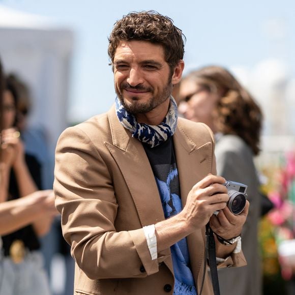Niels Schneider au photocall du film "Si Tu Penses Bien" lors du 79ème Festival International du Film de Cannes, France, le 16 mai 2026. © Jacovides-Moreau/Bestimage