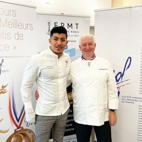 Le chef a imaginé un concept de "food fusion" totalement inédit, réunissant dans un même lieu des spécialités culinaires venues du monde entier.

Mohamed Si, vu dans "Top Chef".