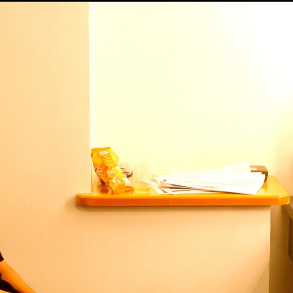Exclusif - Laeticia Hallyday dans les coulisses de la Star Academy en novembre 2006 - © Daniel Angeli Bestimage
