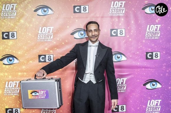 La boutique est installée dans une dépendance de sa propre maison.

Steevy Boulay - Enregistrement de l'émission "Les 20 ans du Loft", diffusée en direct sur C8 et présentée par B.Castaldi, à Paris. Le 8 avril 2021
© Jack Tribeca / Bestimage