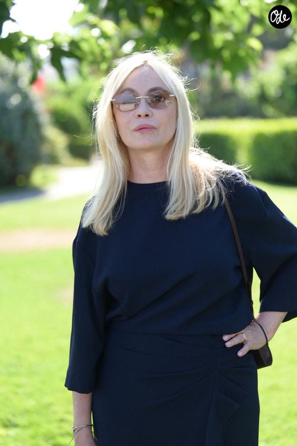 Une jolie réunion immortalisée sur Instagram par sa fille aînée, Nelly Auteuil. 

Emmanuelle Béart (prix d'honneur) - 12ème édition festival des musiques de films de La Baule le 28 juin 2026. © Rachid Bellak/Bestimage