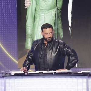Exclusif - Cyril Hanouna sur le plateau de l’enregistrement de l’émission « Face à Hanouna » présentée par C.Hanouna et diffusée sur C8 le 16 novembre 2024, à Paris, France, le 14 novembre 2024. © Jack Tribeca/Bestimage