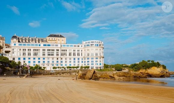 Le Bellevue, l'ancien casino de Biarritz, affiche le plus pur style Belle Epoque, derrière la Grande Plage. A ne pas confondre avec le Casino Barrière. © Nito500/123RF