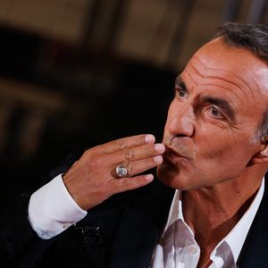 "La Belgique, la culture belge, le public belge font partie de cette aventure", a conclut le présentateur sur TF1. 

Nikos Aliagas assiste aux 26e NRJ Music Awards au Palais des Festivals le 1er novembre 2024 à Cannes, France. Photo par Anne Barson/ABACAPRESS.COM