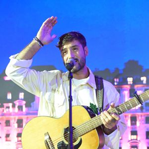 Jérémy Frérot - Photocall du 5ème gala de charité de l'association "Les Bonnes Fées" à l'occasion de la campagne mondiale "Octobre Rose" à l'hôtel Peninsula, Paris le 3 octobre 2024. © Rachid Bellak/Bestimage
