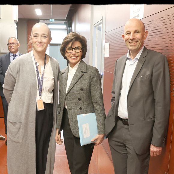 Cette élection intervient dans un climat d’incertitude politique et budgétaire puisque la ministre de la Culture, Rachida Dati, souhaite faire adopter un projet de loi visant à regrouper France Télévisions et Radio France sous une même holding. 

Exclusif - Rachida Dati, ministre de la Culture, Delphine Ernotte, présidente de France Télévisions, Christophe Tardieu lors du Comité interministériel du handicap dans les locaux de France Télévisions à Paris le 6 mars 2025.

© Alain Guizard / Bestimage