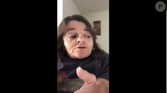 Melanie Watson Bernhardt souffrait depuis la naissance d’ostéogenèse imparfaite, une maladie génétique invalidante.

Melanie Watson Bernhardt - YouTube