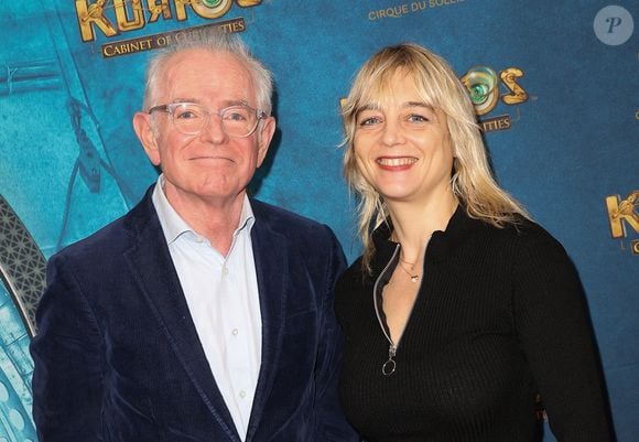 Mac Lesggy et sa jeune compagne Carole - Première du spectacle du Cirque du Soleil "Kurios, Cabinet des curiosités" à Chatou le 21 novembre 2023. © Coadic Guirec/Bestimage