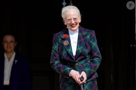 La reine Margrethe de Danemark assiste à un concert du Royal Life Guards Band dans la cour intérieure du palais de Fredensborg. Photo par Backgrid USA / Bestimage