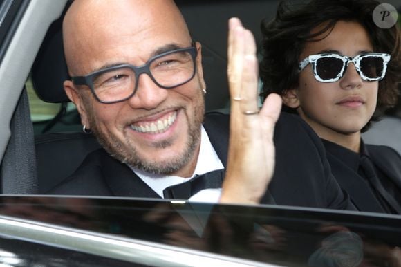 Pascal Obispo et son fils Sean - Mariage religieux de Pascal Obispo et Julie Hantson en l'église Notre-Dame-des-Flots au Cap-Ferret. Photo par Jean-Marc Lhomer / Bestimage