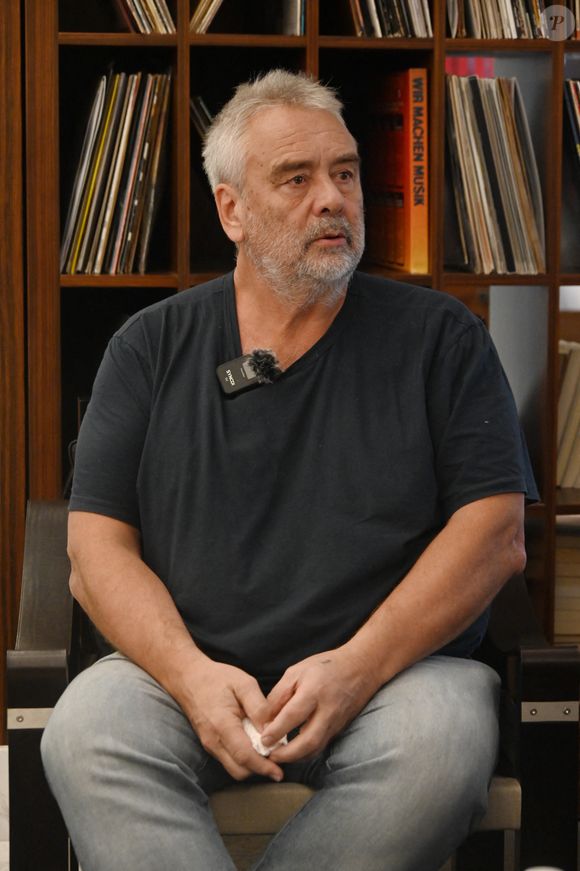 Luc Besson pour "DogMan" à Shanghai le 9 décembre 2023 © SIPA Asia / Zuma Press / Bestilage
