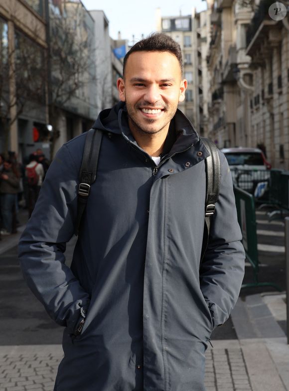 Semi-Exclusif - Mohamed Bouhafsi aperçu dans les rues de Neuilly-sur-Seine, le 21 février 2025. Agence / Bestimage