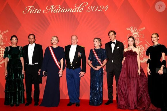 Après des semaines d'inquiétude, souffler est enfin permis 
Tatiana Santo Domingo, Andrea Casiraghi, la princesse Charlene, le prince Albert II de Monaco, la princesse Caroline de Hanovre, Ben-Sylvester Strautmann, la princesse Alexandra de Hanovre, Beatrice Borromeo durant la traditionnelle soirée de la Fête Nationale Monégasque au Grimaldi Forum à Monaco, le 19 novembre 2024. La Famille Princière et leurs convives ont assisté à un opéra en 4 actes "La Bohême". © JC VINAJ / Pool Monaco / Bestimage