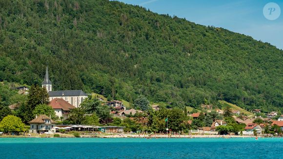 Une sublime petite commune donnant sur le lac d'Annecy.
Sevrier (74) : vue sur la ville au bord du Lac d'Annecy - Photo de Piel G/ANDBZ/ABACAPRESS.COM