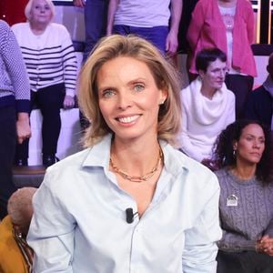 Exclusif - Sylvie Tellier sur le plateau de l’enregistrement de l’émission « Face à Hanouna » présentée par C.Hanouna et diffusée sur C8 le 16 novembre 2024, à Paris, France, le 14 novembre 2024. © Jack Tribeca/Bestimage