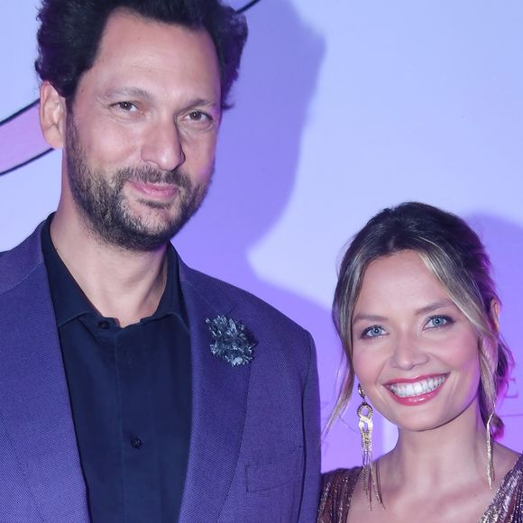 Les Grosses Têtes ont évoqué le mariage d’Eric Antoine et Gennifer Demey.

Eric Antoine et sa femme Gennifer Demey - Soirée de gala du 10ème anniversaire de l'association "Les Bonnes Fées" à l'Hôtel The Peninsula Paris. © Rachid Bellak/Bestimage