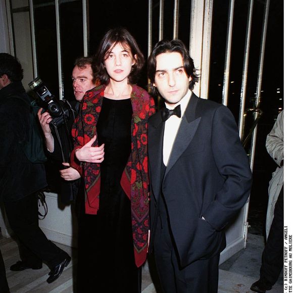 Archives : Charlotte Gainsbourg et Yvan Attal à la 9ème cérémonie des Molières 1995. Photo par BERTRAND RINDOFF PETROFF / BESTIMAGE