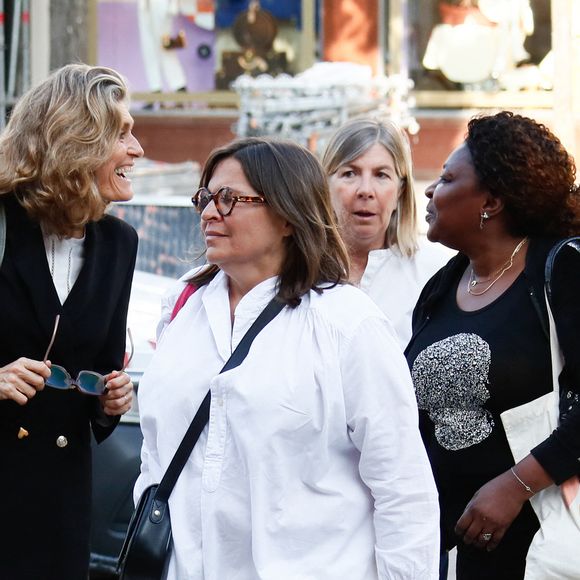 Dont Alexandra, fille de sa veuve Françoise née d'une précédente histoire, qu'il a adoptée en 2023.

Alexandra de Csabay (fille adoptive) - Arrivées aux obsèques de Philippe Labro en l'église de Saint-Germain-des-Prés à Paris le 13 juin 2025. © Dominique Jacovides - Christophe Clovis / Bestimage
