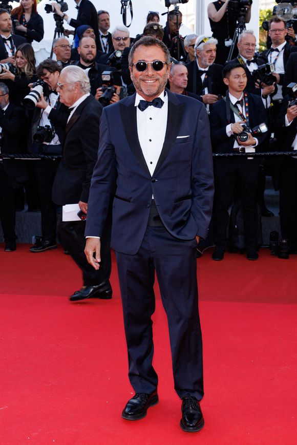 Bernard Montiel - Montée des marches du film " La vénus électrique " pour la cérémonie d'ouverture du 79ème Festival International du Film de Cannes, le 12 mai 2026. © Jacovides-Moreau /Bestimage