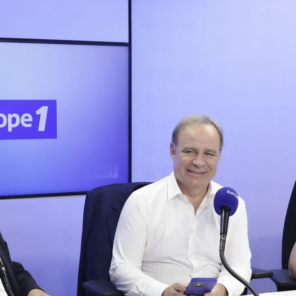 Parmi les visages déjà confirmés : Valérie Benaïm, Géraldine Maillet, Raymond Aabou et Olivier Dartigolles, ancien porte-parole du Parti communiste.

Exclusif - Olivier Dartigolles, Fabien Lecoeuvre  - Dernière de l'émission "On Marche Sur La Tête", présentée par C.Hanouna sur Europe 1 à Paris le 26 juin 2025 - © Jack Tribeca / Bestimage