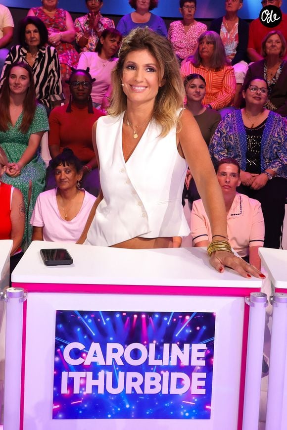 Caroline Ithurbide lors de l'enregistrement de l’émission "On Connait La Chanson Céline Dion", présentée par L.Boccolini et diffusée le 1er septembre sur W9, à Paris, France, le 2 juillet 2026. © Jack Tribeca/Bestimage