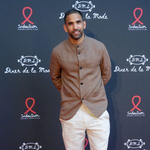 Oussem Belgacem au dîner de la mode Sidaction 2026 au lycée Carnot à Paris le 9 juillet 2026.

© Anne-Sophie Guebey / Bestimage