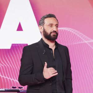 Exclusif - Cyril Hanouna, sur le plateau de l’émission « TPMP » présentée par C.Hanouna et diffusée en direct sur Youtube et sur toutes les box (SFR, FREE, Bouygues, MyCanal etc), Paris, France, le 19 mars 2025. © Jack Tribeca / Bestimage