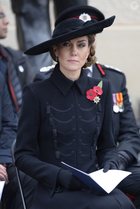 Catherine Kate Middleton, princesse de Galles, assiste à la cérémonie du souvenir de l'Armistice, au National Memorial Arboretum, à Burton-on-Trent, dans l'East Staffordshire. Photo par Julien Burton / Bestimage