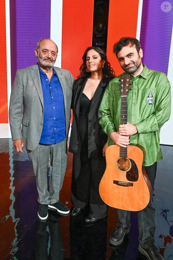 Les autres membres de la fratrie, à l'instar des benjamins, Anne et Joseph, sont moins connus...

Exclusif - Louis Chedid et ses enfants Anna et Joseph Chedid lors du backstage de l'enregistrement de l'émission "Famille je vous aime" présentée par M. Drucker et qui sera diffusée le 13 juin 2025 sur France 3, aux Studios rive gauche à Paris, France, le 15 avril 2025. © Clovis-Gaffiot/Bestimage
