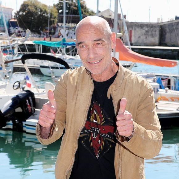Jean-Marc Barr - Photocall du film en compétition "Rivages" lors de la 26ème Edition du Festival de la Fiction de La Rochelle. Le 13 septembre 2024
© Patrick Bernard / Bestimage