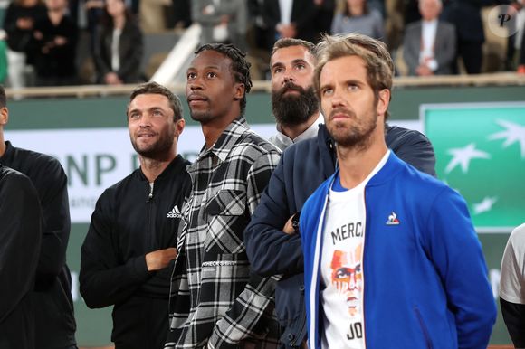 Gaël Monfils faisait partie d'une génération dorée pour le tennis français avec Gilles Simon, Richard Gasquet et Jo-Wilfried Tsonga.

Gilles Simon, Gaël Monfils, Benoît Paire et Richard Gasquet alors que Jo-Wilfried Tsonga reçoit le trophée de la FFT pour l'ensemble de sa carrière et fait ses Adieux après sa défaite lors des Internationaux de France de Tennis de Roland Garros 2022, le 24 Mai 2022.

© Bertrand Rindoff/Bestimage