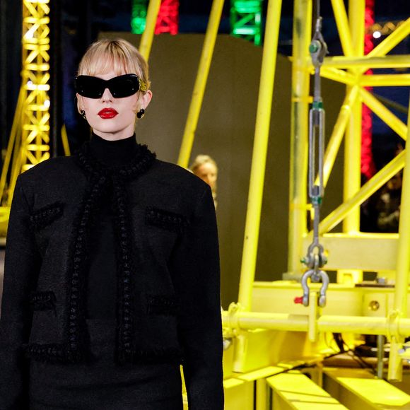 Angèle au photocall du défilé Chanel Collection Femme Prêt-à-Porter Automne/Hiver 2026-2027 lors de la Fashion Week de Paris (PFW) au Grand Palais, à Paris, France, le 9 mars 2026. © Olivier Borde/Bestimage