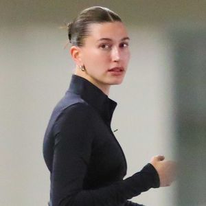 Découvrez comment Hailey Bieber a transformé sa grossesse en une véritable préparation marathon ! 

EXCLUSIVE Beverly Hills, CA Hailey Bieber a été aperçue à Beverly Hills, un café glacé à la main après une séance d'entraînement intense dans une salle de sport privée, et s'est rendue à un rendez-vous à l'hôtel Peninsula.

Sur la photo : Hailey Bieber
