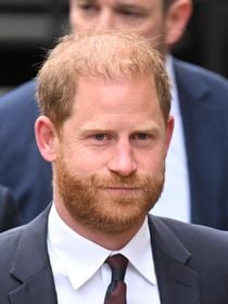 Le prince Harry fait encore des siennes, l’un de ses amis le lâche : son comportement envers la famille royale pointé du doigt