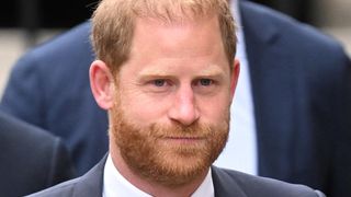 Le prince Harry fait encore des siennes, l’un de ses amis le lâche : son comportement envers la famille royale pointé du doigt