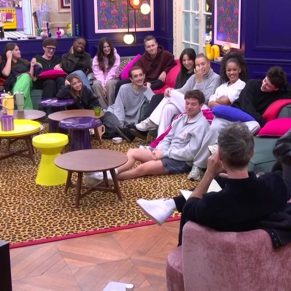 Les élèves se préparent pour le prochain prime de la "Star Academy".

Extrait de la quotidienne "Star Academy". ©TF1